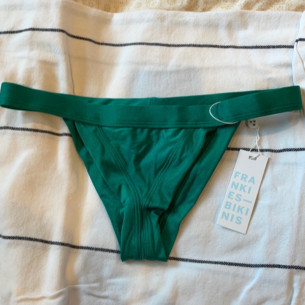 🌿Green NWT Medium FRANKIE’S BIKINIS bottoms🌿